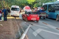 Accidente entre unidad de transporte público y un vehículo en Mérida deja una persona lesionada