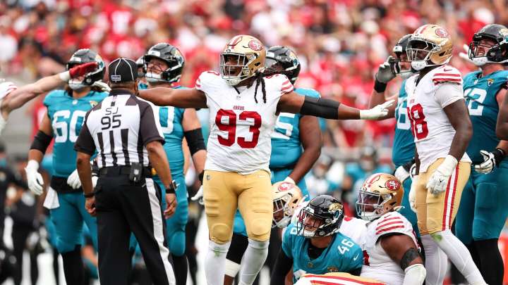 49ers DL Kalia Davis to have surgery on broken hand