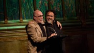 Alejandro González Iñárritu y Guillermo Arriaga se reconcilian a 25 años de ‘Amores Perros’
