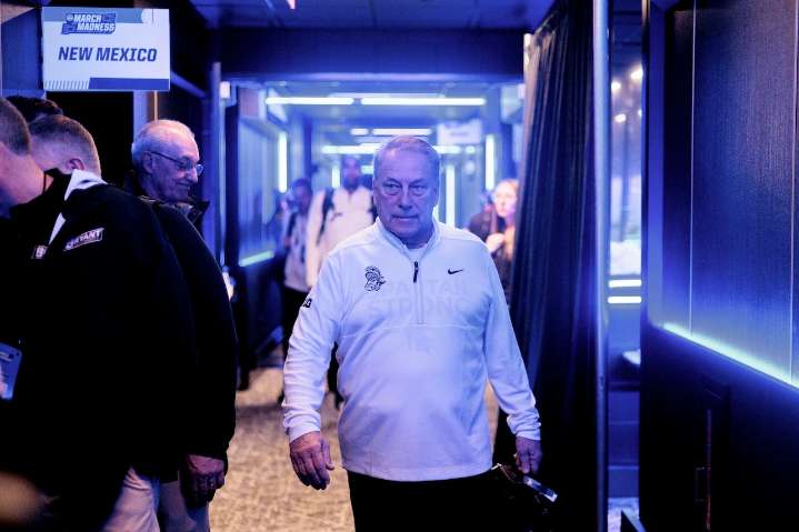 Even at 70, Tom Izzo still relishes camping out with thousands of students