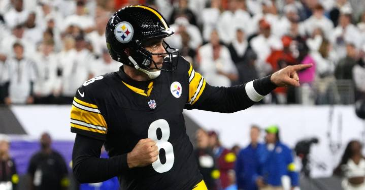 Tuesday Cheese Curds – Aaron Rodgers looms, like it or not