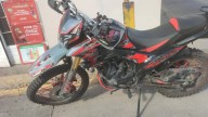Choque entre auto y motocicleta en la Ampliación Juárez dejó un lesionado