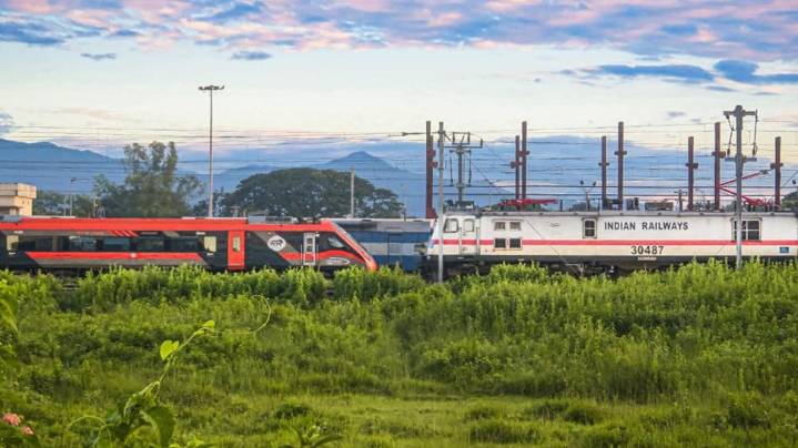Top 10 Largest-Biggest Railway Stations In India 2025