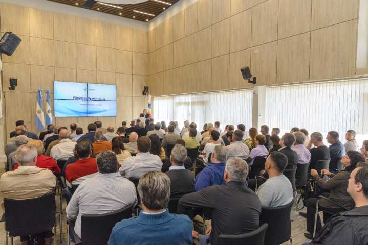 Intendentes “preocupadísimos” por la caída de recursos y la situación económica