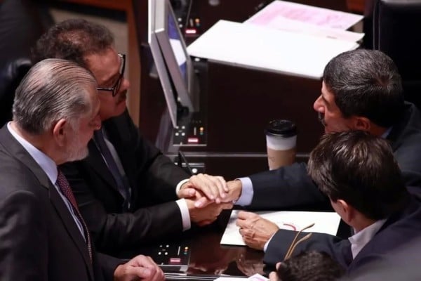 Retoma Morena polémico transitorio en Ley de Amparo