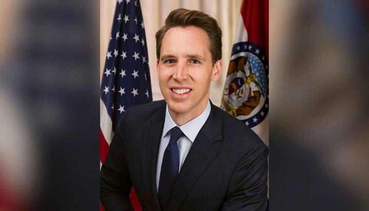 Senator introduces bill to ban Obamacare