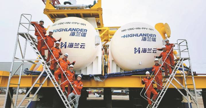 China lanza el primer centro submarino alimentado por energía eólica