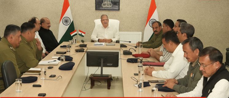 LG Kavinder reviews security situation in Leh