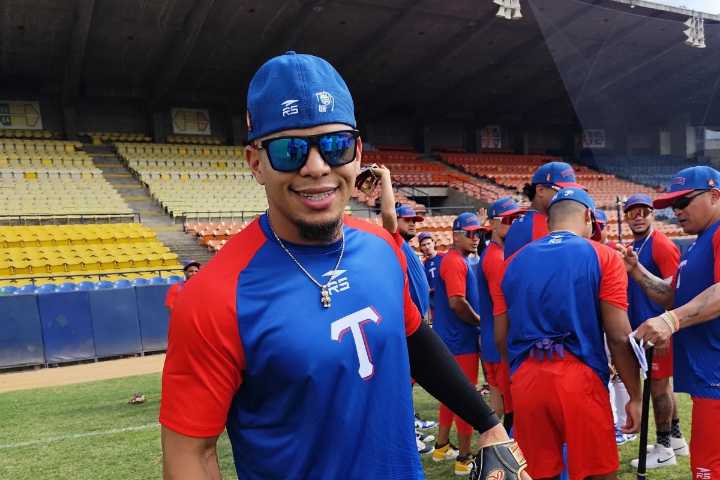 Los Tiburones suman más titulares y prospectos a su pretemporada 