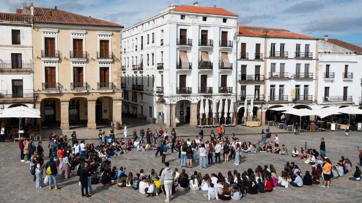 Los estudiantes extremeños opinan sobre el adelanto electoral: del acoso escolar al auge del voto a Vox