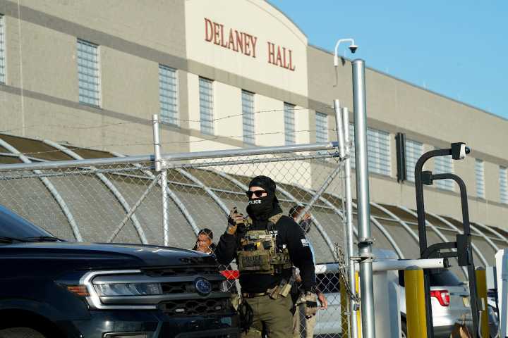New Jersey Lawmakers Condemn “Inhumane” Conditions for Visitors to ICE Jail