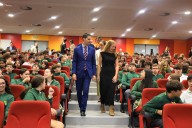 La Comunidad de Madrid lleva a los colegios un taller sobre el pasado y el presente de ETA: “Bildu ha cambiado las bombas por los trajes”