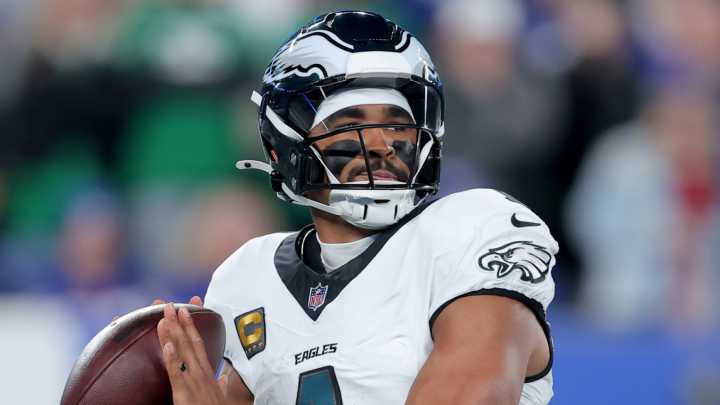 Baffling non-fumble call in Eagles-Giants will be another dagger for tush push