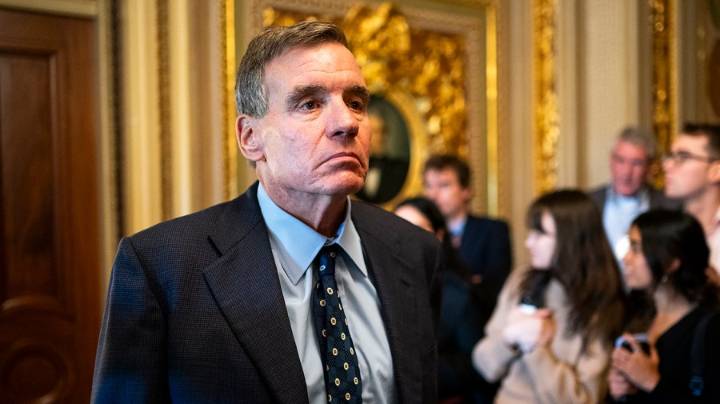 Sen. Warner fumes after Democrats shut out of boat strikes briefing