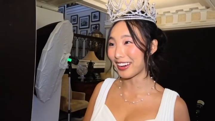 2026 Rose Queen surprised by her volleyball coach