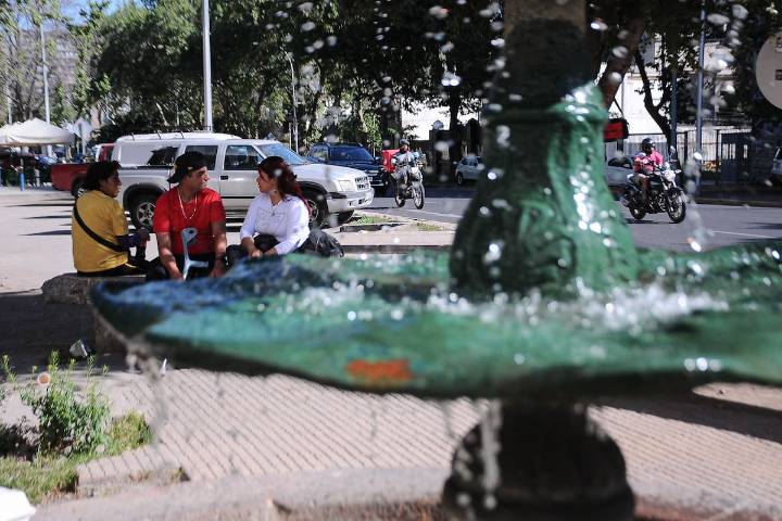 Se aproxima un fin de semana de altas temperaturas: emiten alerta por calor en seis regiones de Chile