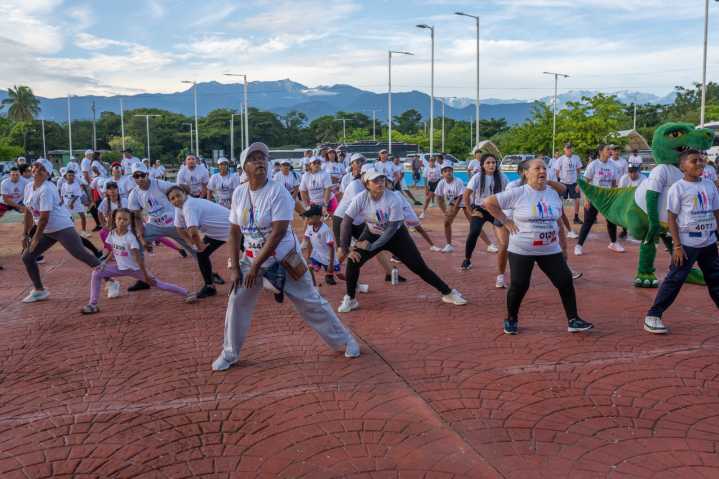 500 AÑOS: Dibulla vibro con la Carrera 3.5 K, Comfaguajira, corre por La Guajira