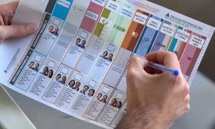 Adiós al cuarto oscuro y los sobres: ¿Cómo se vota este domingo 26 de octubre?