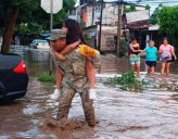 Suben a 76 los muertos por lluvias en México; 39 siguen desaparecidos
