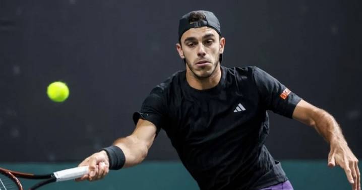 Cerúndolo ganó y Ugo Carabelli luchó pero no pudo con Zverev en el Masters 1000 de París