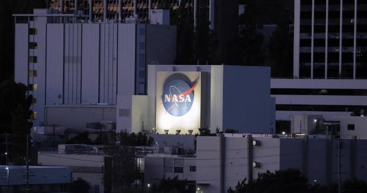 JPL's rough ride: Can California's shining star of space science recover?
