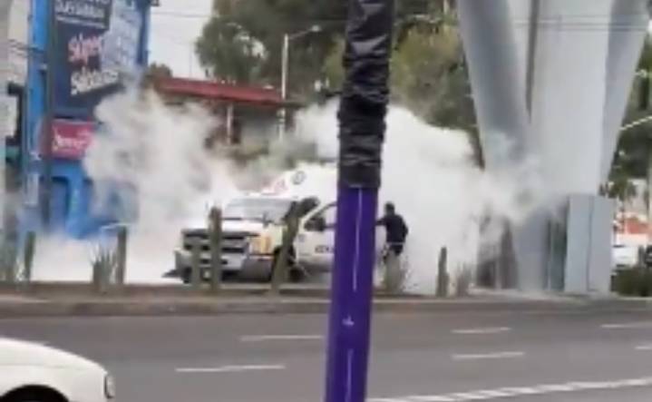 Pipa de gas choca en alcaldía Tláhuac y provoca fuga; no se reportan lesionados
