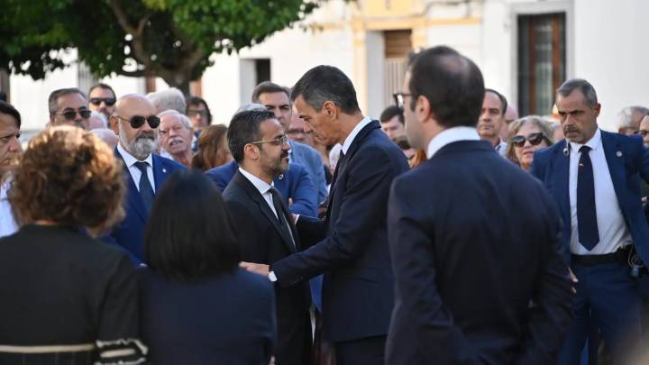 Funeral de Fernández Vara: Sánchez ensalza su compromiso con la democracia, lo social y Extremadura