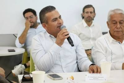 Alcalde de Navolato propone ampliar ruta del tren hacia Altata en reunión de Codesin