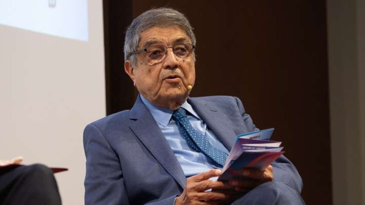 El nicaragüense Sergio Ramírez recibe el Premio Bienal de Novela Mario Vargas Llosa por su obra 'El caballo dorado' More