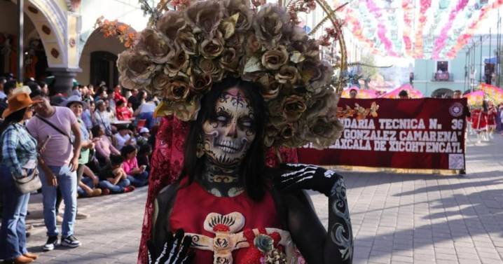 Desfile de la Feria Tlaxcala 2025 llena las calles de color, tradición y alegría