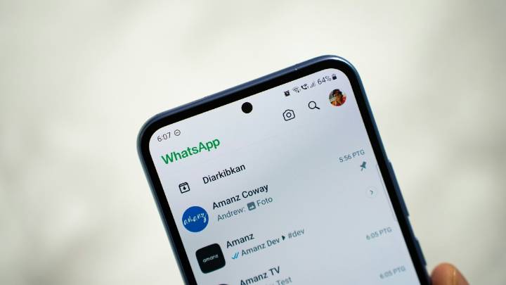 La excluyeron de grupo de WhatsApp de vecinos en Arica por "conflictiva" y fue a la Justicia: Ordenaron que la reintegraran