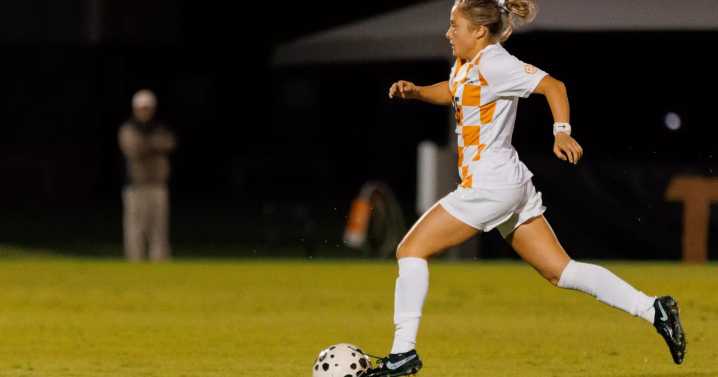 #4 Tennessee Lady Vols extend home unbeaten streak with scoreless draw against Florida Gators