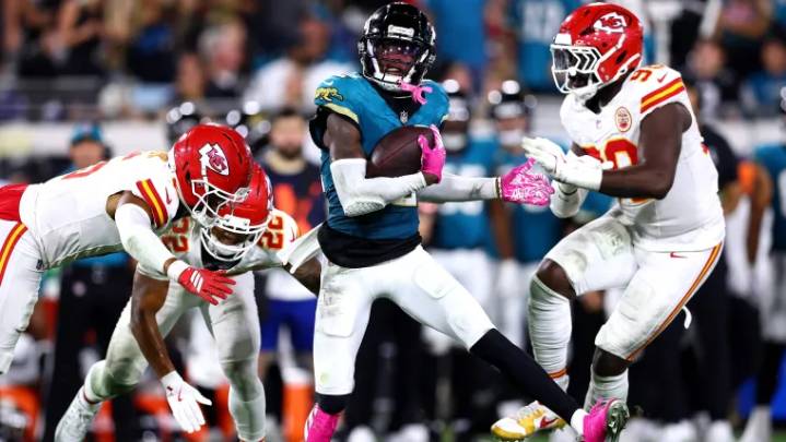 Travis Hunter final stats: Snap count on offense, defense in Jaguars vs. Chiefs