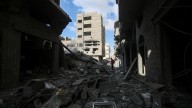 Once personas, entre ellas siete menores, mueren en un nuevo un ataque israelí contra un minibús en Gaza pese al alto el fuego