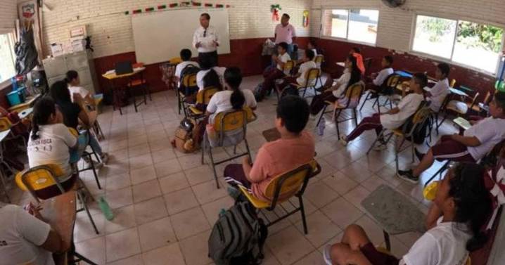 Más de 182 mil alumnos afectados por las lluvias regresan a clases presenciales