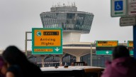 Air traffic controllers urged to stay despite government shutdown