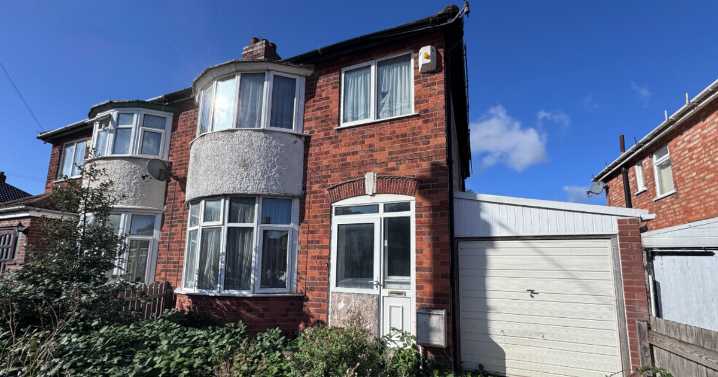 Home in 'extremely popular' part of Leicester being auctioned off but it needs serious work