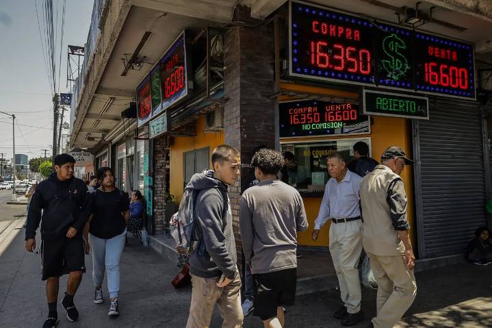 Caen 5.9% las remesas a México entre enero y agosto