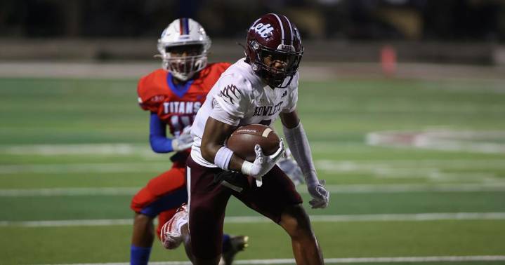 9-6A Football Roundup: District race remains tight heading into final stretch