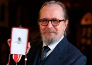 Gary Oldman ahora es “Sir”: el actor fue nombrado como Caballero por el príncipe William