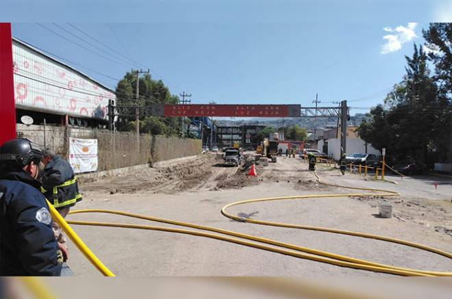 Retroexcavadora provoca fuga de gas y desalojan estación del Tren Suburbano