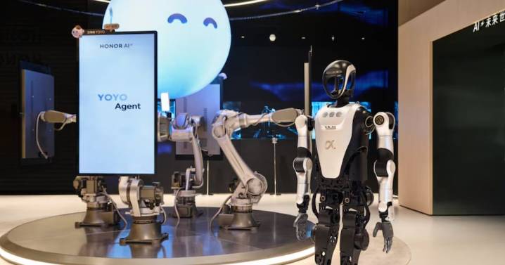 Cómo es la Honor Alpha Store con IA inmersiva y robots humanoides