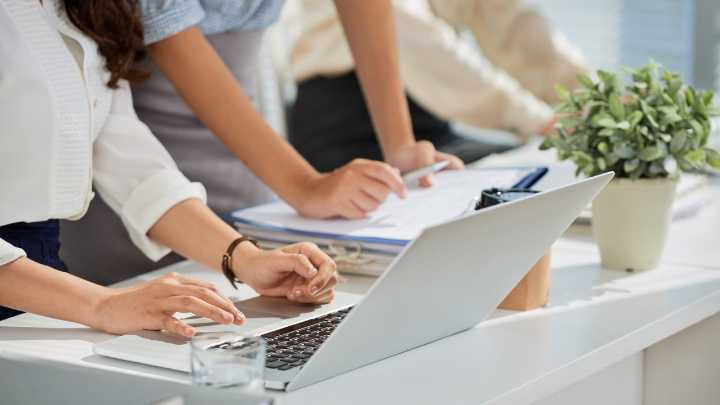 ¿Qué es el ‘vibe working’ y por qué se considera el futuro del trabajo de oficina?