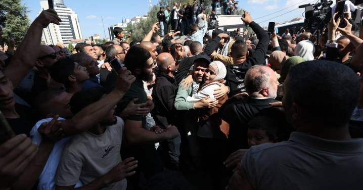 Llegan los presos palestinos a Gaza y Egipto e Israel dan por concluida su liberación