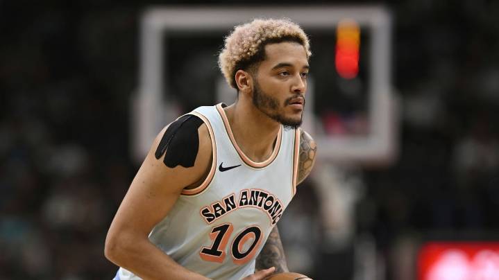 Spurs forward Jeremy Sochan to miss season opener against Mavericks with sprained left wrist