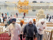 Sunny Deol pays obeisance at Golden Temple