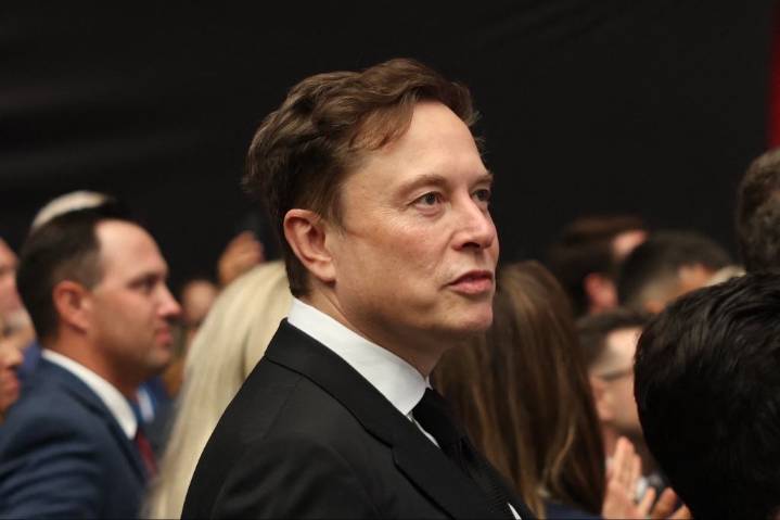 Elon Musk Is the First to Achieve a $500B Net Worth