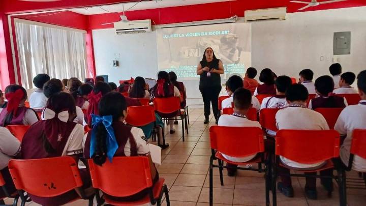Gobierno Municipal refuerza acciones para combatir el bullying y conductas de riesgo en jóvenes