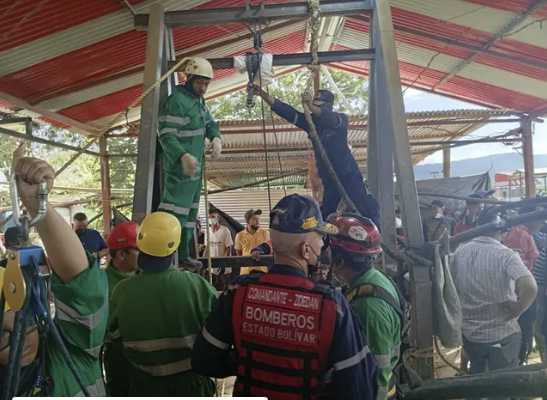 Autoridades hallan más víctimas de la mina inundada en Bolívar: ascienden a cinco los cuerpos recuperados