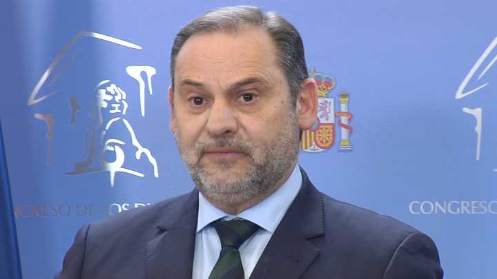 Ábalos recalca que o informe da UCO contén "moitos erros" e que xustificará todos os seus ingresos ante o xuíz